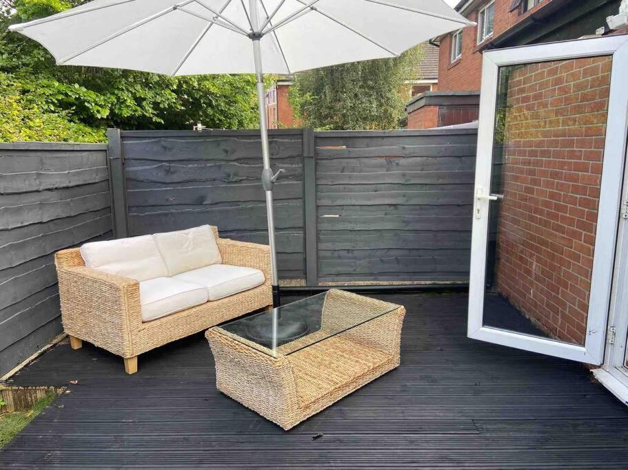 Manchester - Eccles - Business - Contractors - Families - Discounts Available Exterior foto